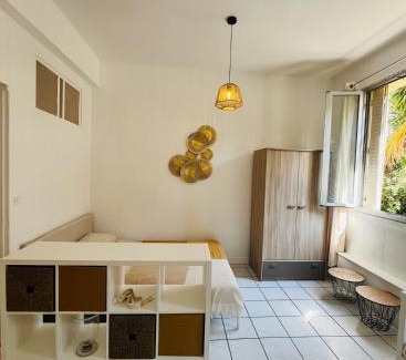 Saint-Roch Apartment | Spacious and Modern Studio