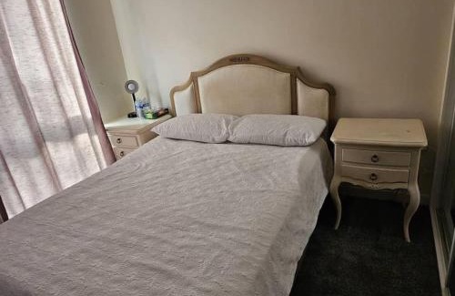 Burnt Oak Apartment | Spacious and Modern Two Bedroom Two Bathroom Flat