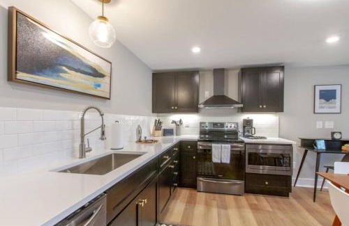 Franklin House | Spacious and Peaceful Historic Franklin Quadplex