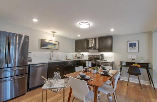 Franklin House | Spacious and Peaceful Historic Franklin Quadplex