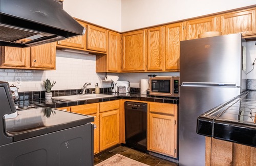 Mammoth Lakes House | Spacious and Pet-Friendly; Sunny 3-bed, 3-bath Chalet Near The Village & Gondola