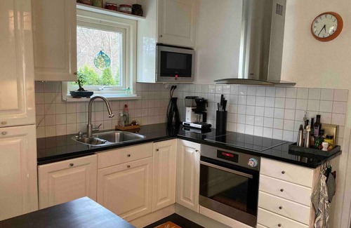 Enskede House | Spacious and renovated 1940s house in cultural area near the city