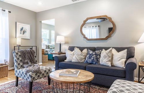 Dallas House | Spacious and Stocked 3 Bedroom Home Minutes to UTSW, LUV, & SMU