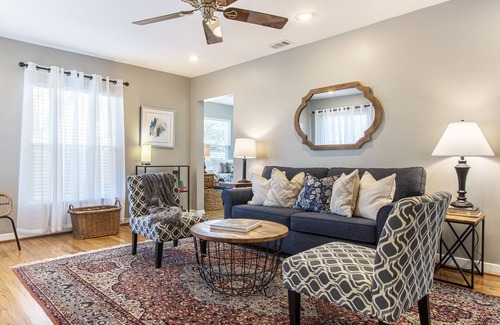 Dallas House | Spacious and Stocked 3 Bedroom Home Minutes to UTSW, LUV, & SMU
