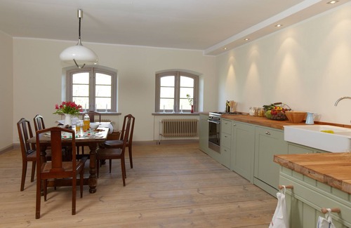 Muritz Apartment | Spacious and stylish in the monument to the Müritz, near the lake and golf course