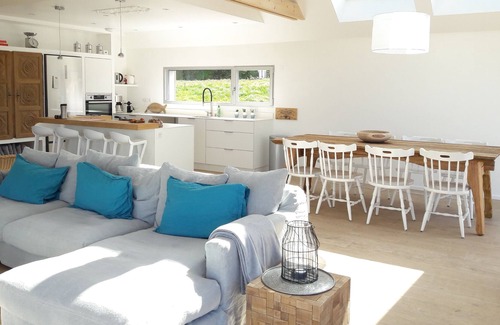 Erquy House | Spacious and warm 4* house, sea view, shops and beaches on foot
