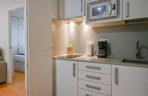 Gaztambide Apartment | Spacious and Warm Apartment in Madrid: Ideal for Your Perfect Stay