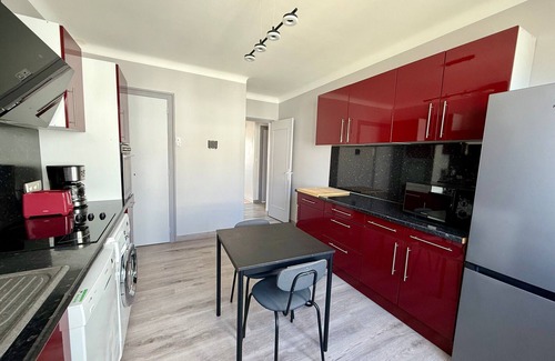 Saint-Jean-de-Monts Apartment | Spacious apartment in central Saint-Jean-de-Monts near beach