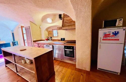 La Salle-les-Alpes Apartment | Spacious apartment in village house