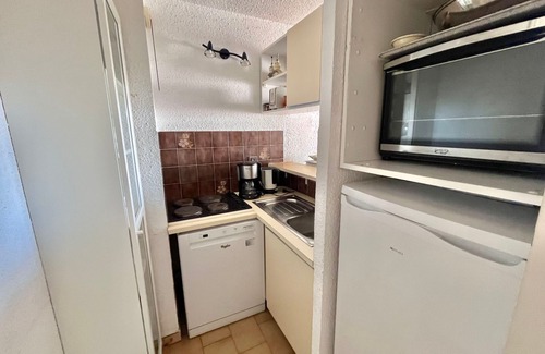 Le Couchant Apartment | Spacious apartment with terrace, private parking, and sea view