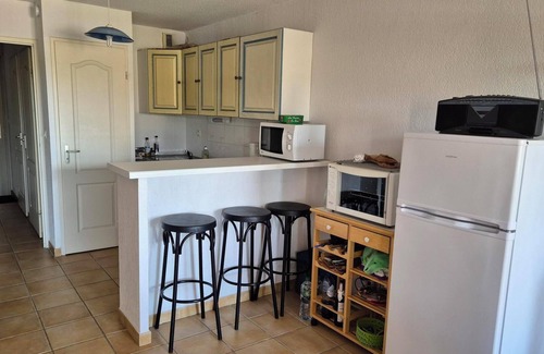 Narbonne-Plage Apartment | Spacious apartment with terrace and pool 5' walk from the beach
