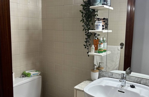 Las Campas y San Claudio Apartment | Spacious apartment at the foot of Monte Naranco and close to the city center.