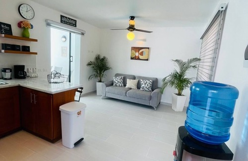 El Centro House | Spacious Apartment/Private Pool/Smart TV