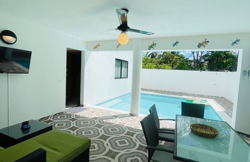 El Centro House | Spacious Apartment/Private Pool/Smart TV