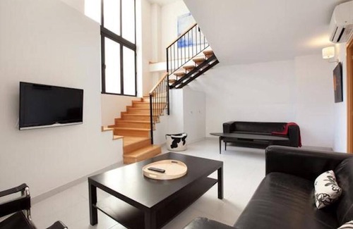 El Coll Apartment | Spacious apartment for families near Park Guell