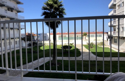 Daimuz Apartment | Spacious apartment facing the sea and a few meters from the beach