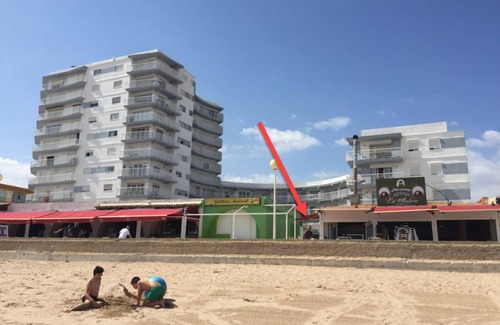 Daimuz Apartment | Spacious apartment facing the sea and a few meters from the beach