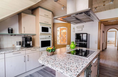 Hohenfels Apartment | Spacious Apartment “Ferienwohnung Maria” in Rural Area with Wi-Fi