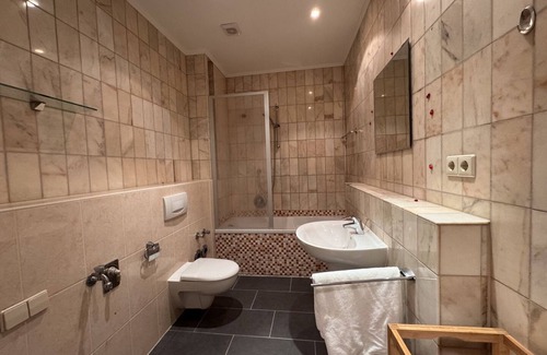 Gohlis-Mitte Apartment | Spacious Apartment for up to 5 Guests