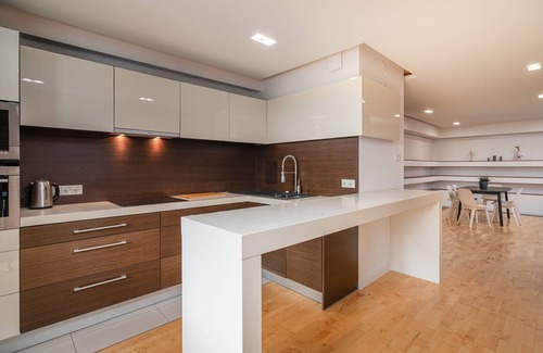 Stare Miasto Apartment | Spacious apartment for 8 pers. in the heart of the old town, underground garage.