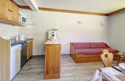 Les Bruyeres Apartment | Spacious Apartment · Sleeps 6 · Ski-In/Ski-Out · Balcony · 3 Rooms · Family-Friendly