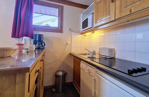 Les Bruyeres Apartment | Spacious Apartment · Ski-In/Ski-Out · Large Balcony with Mountain Views