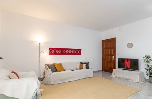 Aperathos Apartment | Spacious apartment at traditional village of Apeiranthos Naxos