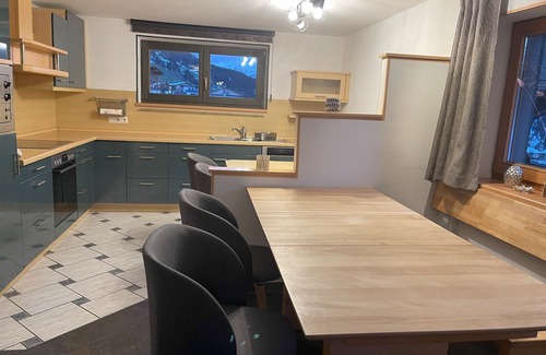Vorderlanersbach Apartment | Spacious apartment in a sunny, central location