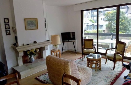 Deauville City Centre Apartment | Spacious apartment in front of the sea