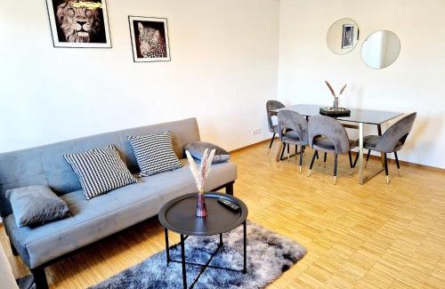 Neckarau Apartment | Spacious apartment Mannheim/Neckarau + balcony