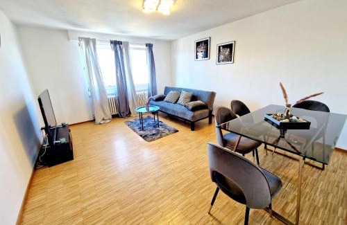 Neckarau Apartment | Spacious apartment Mannheim/Neckarau + balcony