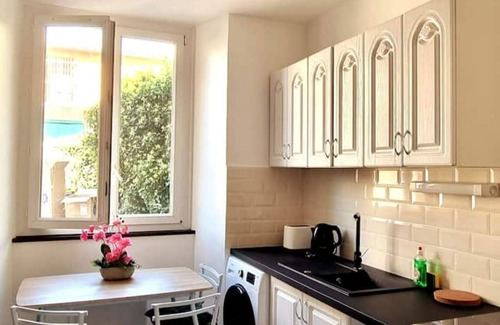Etampes Apartment | Spacious apartment near RER C station