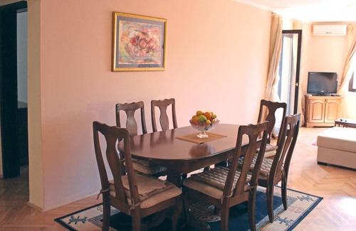 Velji Vinogradi Apartment | Spacious apartment near the beach