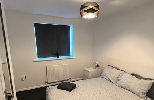Havering Apartment | Spacious apartment, newly renovated with free parking