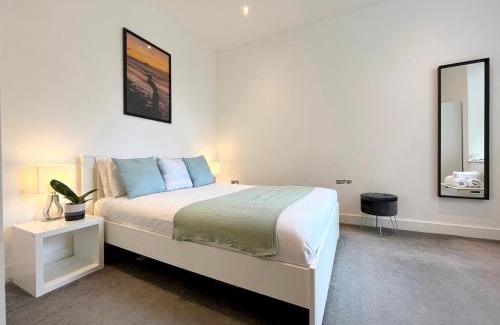 Chysauster Apartment | Spacious Apartment~Parking~Close to Seafront