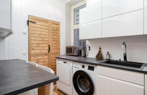 Tampere Apartment | Spacious apartment that hosts up to 10 guests with free parking