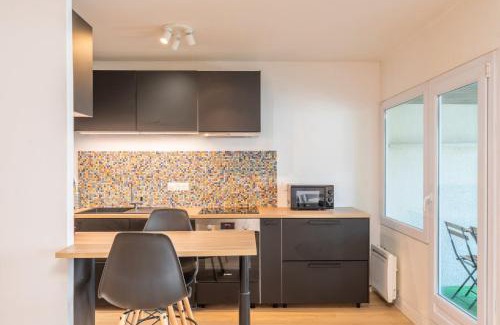 La Madeleine Apartment | Spacious apartment with balcony and parking