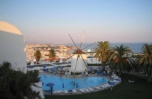 Albufeira Apartment | Spacious Apartment With Large Sunny Terrace On Small Complex