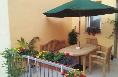 Altstadt - Sankt Lorenz Apartment | Spacious apartment with balcony in the heart of the historic old town