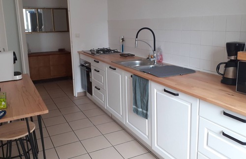 Anatole France Danton Apartment | Spacious apartment with garage and close to the city center!