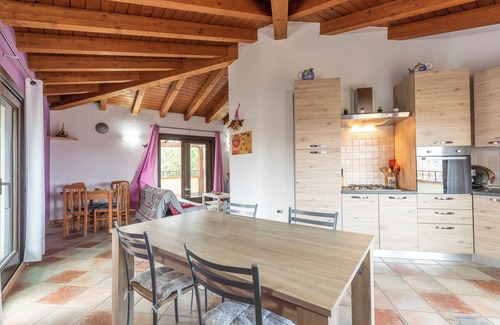 Tergu Apartment | Spacious apartment with sea and mountain views