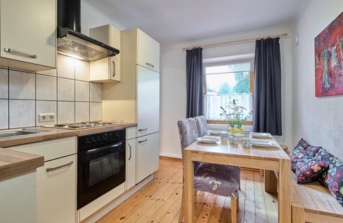 Forstau Apartment | Spacious apartment with balcony and views