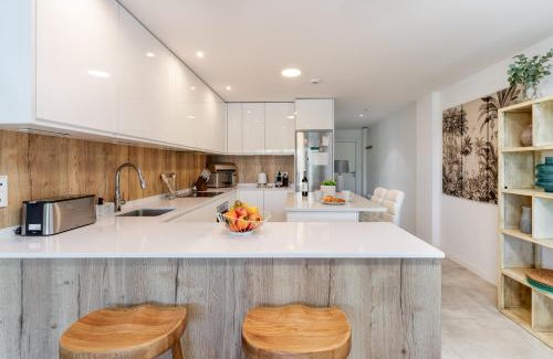 Estepona Apartment | Spacious apartment with terrace and garden close to the sea