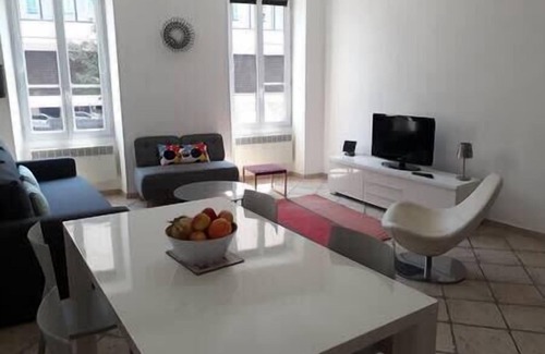 Cimiez Apartment | Spacious Appartment Wifi Next To The Port