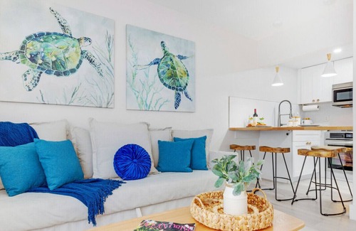 North Beach Apartment | Spacious Apt 2 Blocks to Beach & Collins Park