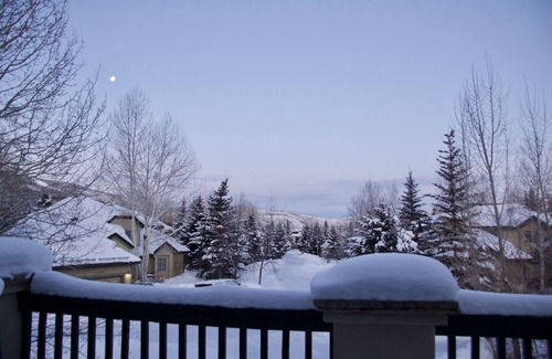 Edwards House | Spacious Arrowhead Retreat w/Panoramic VIEWS-Virtual Ski In-Ski Out
