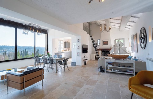 La Colle-sur-Loup House | Spacious artistic Provençal villa with stunning views of St Paul de Vence