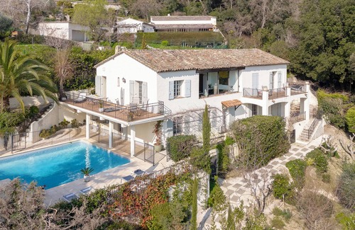 La Colle-sur-Loup House | Spacious artistic Provençal villa with stunning views of St Paul de Vence
