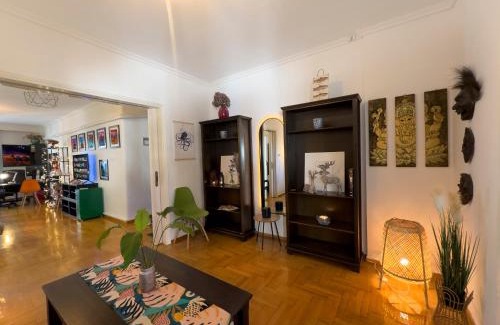 Kalamaria Apartment | Spacious Artistic Flat With Private Parking