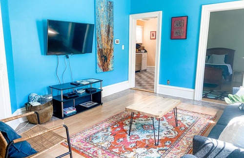East Lawrence House | Spacious, Artsy, Historic Downtown Home
